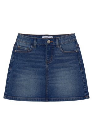 Dunkelblauer Jeansminirock mit durchgehender Knopfleiste vorne, Gürtelschlaufen, zwei vorderen Taschen und ausgewaschenen Details.