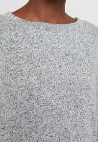 s.Oliver Sweter
