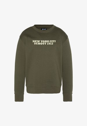 Sudadera verde oliva con escote circular. Presenta "NEW YORK CITY SCHOTT 1913" impreso en crema. Textura de puños y dobladillo acanalados.