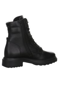 Černé kožené kotníkové boty s kulatou špičkou, bočním zipem, šněrováním a silnou texturovanou podrážkou. Mají polstrovaný límec a boční detaily.