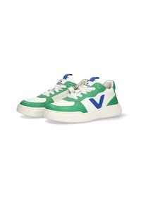 Sneakers verde e bianchi con tomaia in pelle liscia, dettagli blu, punta perforata e suola in gomma. Presentano una punta rotonda e lacci.