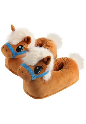 Chaussons doux marron en forme de chevaux avec crinières blanches et brides bleues, conçus pour une utilisation intérieure et le confort.