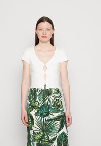 Monki Casaco de malha - white light