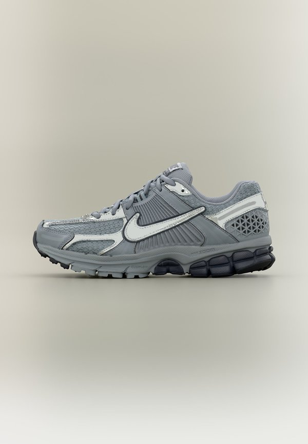 NIKE ZOOM VOMERO 5 - Pantofi sport - stealth/metallic silver-coloured/gridiron