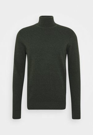 Jersey de cuello alto verde oscuro de material de punto; mangas largas, diseño ajustado, cuello y puños acanalados, textura suave, sin patrones ni adornos.