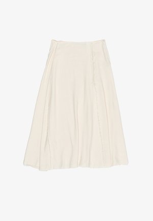 Gonna bianca a lunghezza ginocchio con silhouette A-line fluida. Realizzata in tessuto leggero con bordi sfrangiati e cuciture sottili, che aggiungono texture.