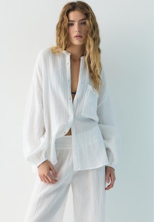 PULL&BEAR COLLAR SHIRT - Hemdbluse - white