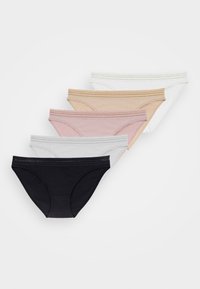 Pieci kokvilnas apakšveļas komplekts melnā, pelēkā, baltā, rozā un bēšā krāsā. Ievēro zemu vidukli, ar vienkāršu jostu un gludu tekstūru.