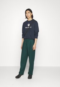Belstaff SIGNATURE CREW NECK - Sudadera - dark ink