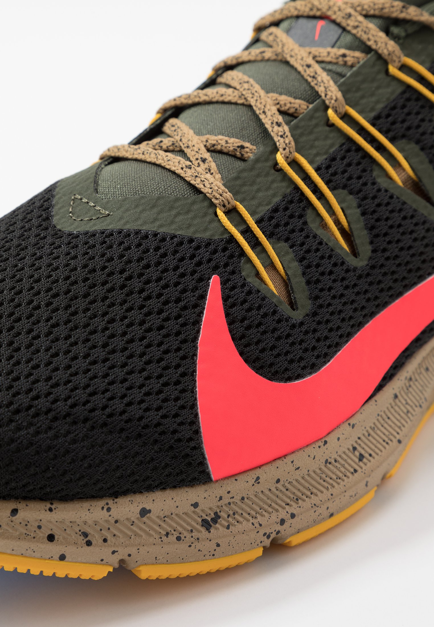 nike quest 2 se off noir