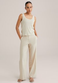 WE Fashion Top - whitegold