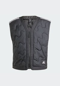 Crna podstavljena prsluk s kvadratnim uzorkom, sa zatvaranjem na zip, te bijelim prugastim akcentima na ramenima. Adidas logotip na rubu.