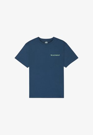 Granatowy bawełniany t-shirt z okrągłym dekoltem, krótkimi rękawami oraz żółto-zielonym logo Element na lewej piersi. Gładka tekstura.