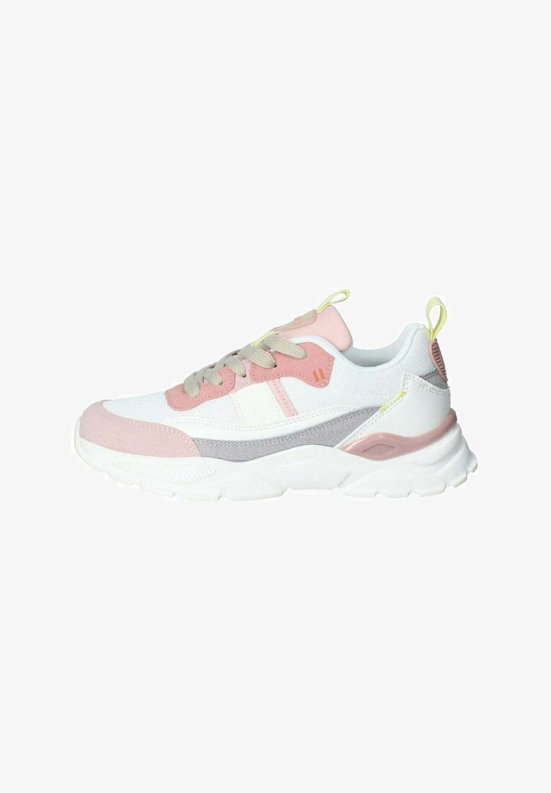 Sneaker bianca con accenti rosa e grigi, caratterizzata da una tomaia in rete testurizzata, punta rotonda, suola spessa e linguetta sul tallone.
