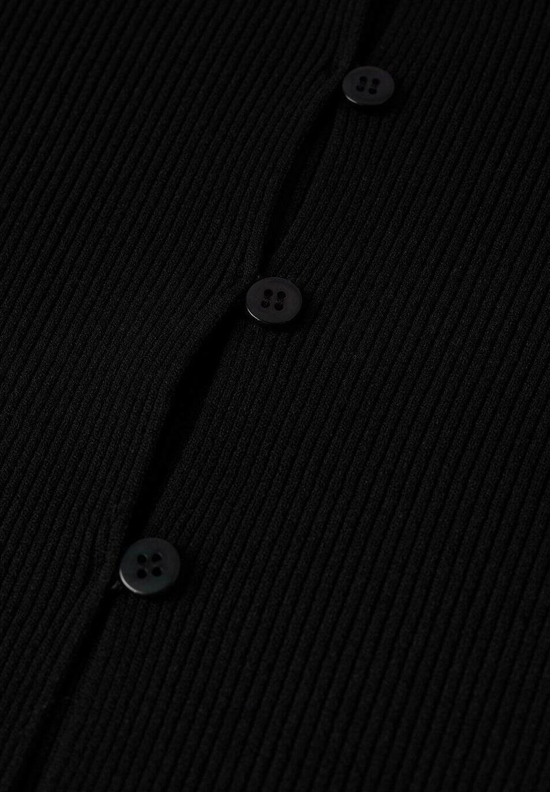 Damen Strickjacken | Mango GRUYER Strickjacke black/schwarz - QZ51813 Damen Strickjacken | Mango GRUYER Strickjacke black/schwarz - QZ51813