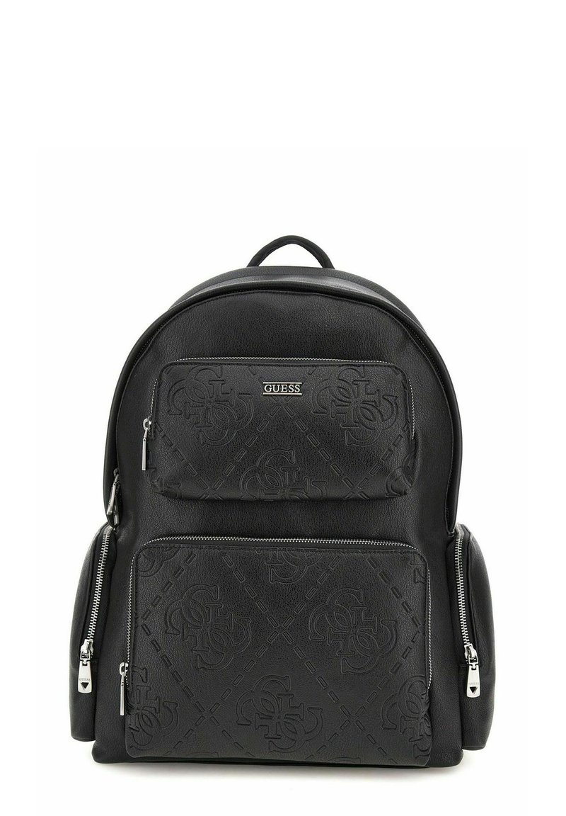 Zaino in pelle nera con motivo logo in rilievo. Presenta una tasca frontale con zip, scomparti laterali con zip e manico superiore per il trasporto.