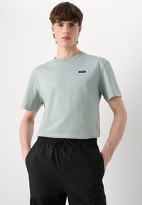 Calvin Klein COMFORT FIT - Camiseta básica - slate gray