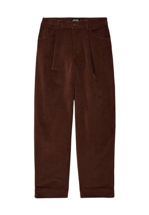 Pantalon en velours côtelé marron avec une coupe décontractée, doté de plis à l'avant, deux poches latérales et une fermeture par bouton à la taille.