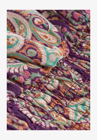 Geselecteerd, pink/purple paisly print