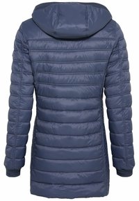 Veste matelassée bleu marine avec des coutures horizontales et capuche attachée, vue de dos.