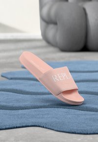 Δεν επιλέχθηκε, pink