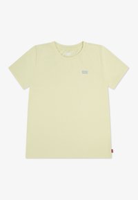 Ανοιχτό κίτρινο κοντομάνικο μπλουζάκι από μαλακό βαμβάκι. Διαθέτει λαιμόκοψη τύπου crew και μικρό μπλε λογότυπο στο στήθος. Ομαλή υφή.