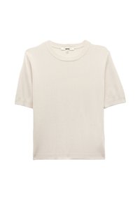 Lys pink kortærmet t-shirt lavet af blødt stof, med rund halsudskæring og en afslappet pasform uden synlige mønstre eller detaljer.