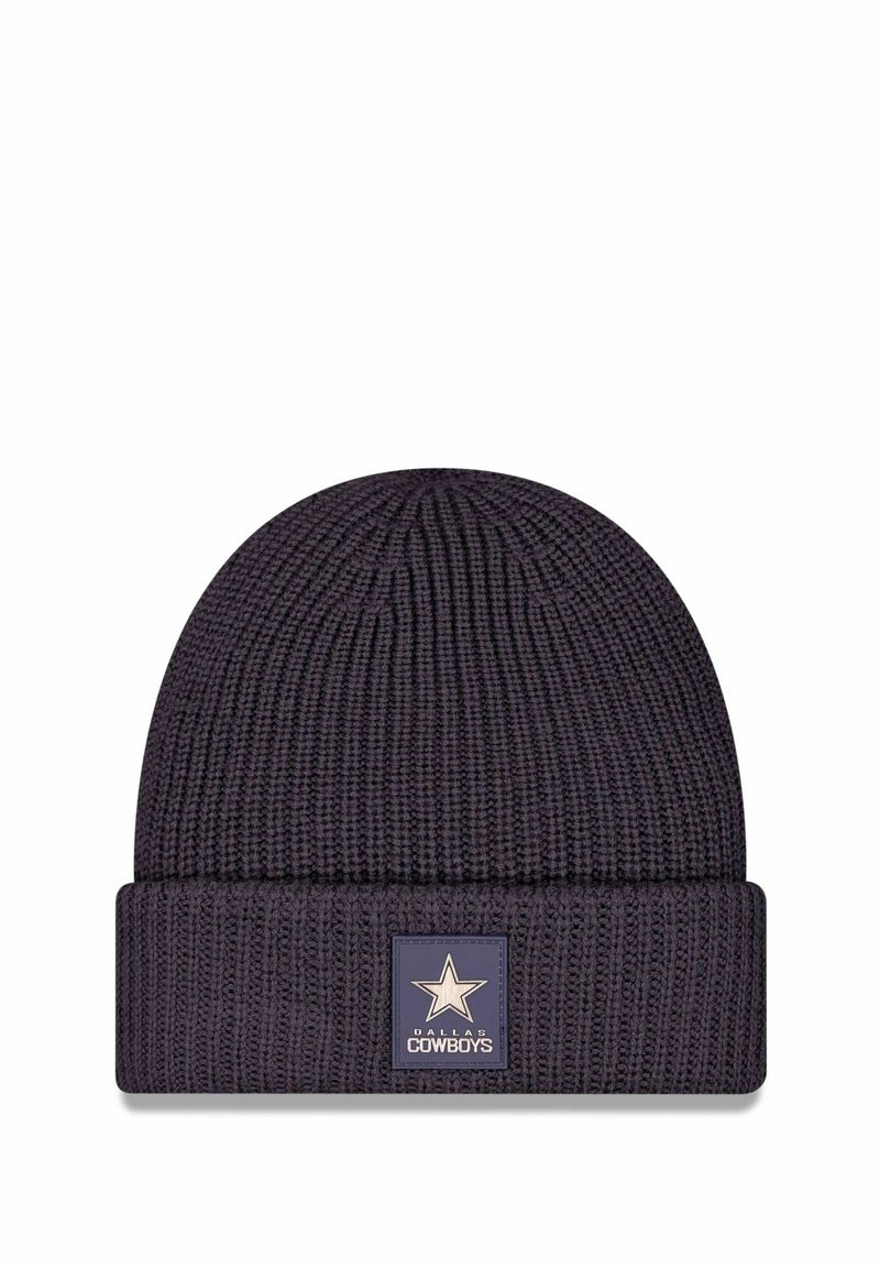 Dunkelviolette Strickmütze mit umgeschlagenem Bund. Verfügt über ein quadratisches Patch mit einem Stern und "Dallas Cowboys" in weißen Buchstaben.