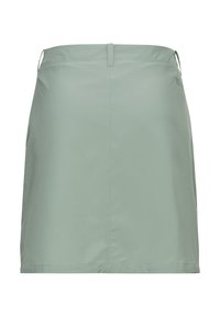 Jupe droite vert clair longueur genou avec passants de ceinture et une fine couture verticale au centre devant.