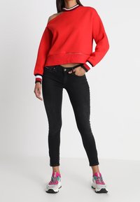 Tommy Jeans Vaqueros pitillo - black