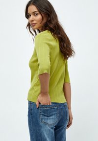 Desires DEANNE 2/4 SLEEVE POLO PULLOVER. - Polo majica - pear green