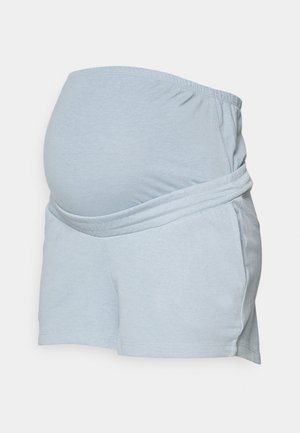 Lyseblå graviditetsshorts med elastisk stofpanel, designet til komfortabelt at dække og støtte en gravid mave.
