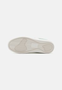 Tommy Jeans RETRO BASKET - Sneakers low - jadestone green