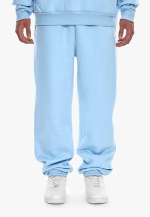 DROP SUPER HEAVY BLANK JOGGER - Treniņtērpa apakšdaļas - babyblue