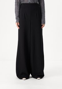Vero Moda Tall VMLIVA SUPER WIDE PANTS - Nohavice - black