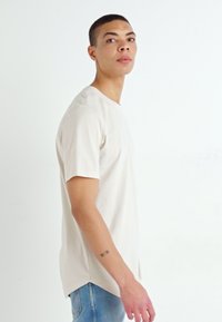 Jack & Jones JJENOA TEE CREW NECK 5 PACK - T-shirts - dark grey