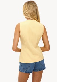 LOAVIES THE BUDDING ROMANCE - Bodywarmer - solid   yellow light