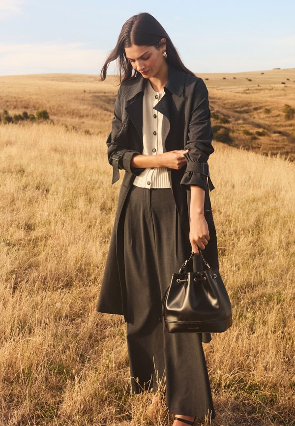 BRITTNEY STITCH DETAIL BUCKET BAG - Handbag3