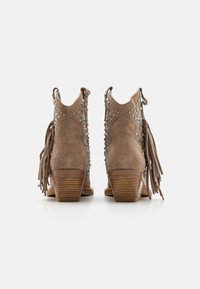 Alma en Pena Botines camperos - crosta vison