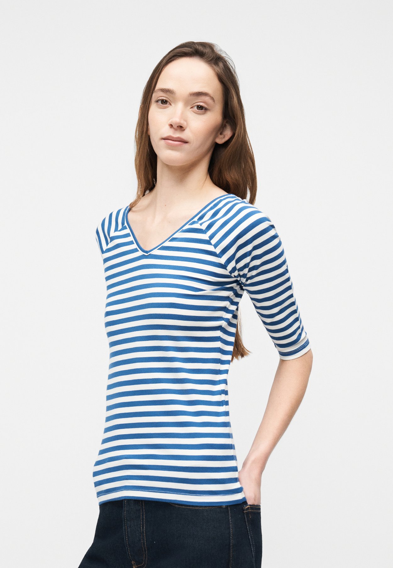 ONLFIFI V NECK