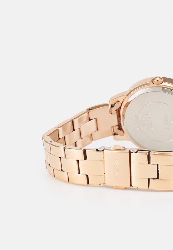 THREE OF HEARTS - Watch4