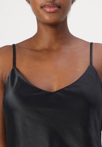 Guess ANASTASIA TANK - Linne - jet black