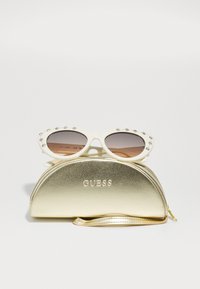 Guess Aurinkolasit - white/smoke