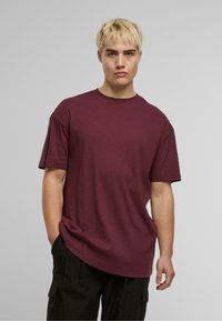 Urban Classics SHORTSLEEVE - Paprasti marškinėliai - cherry