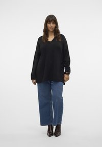 Vero Moda Curve VMCFILUCA LS V-NCK LONG GA CUR NOOS - Jumper - black