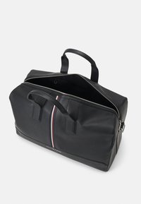 Tommy Hilfiger CENTRAL DUFFLE UNISEX - Reiseveske - black
