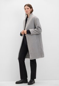 Cortefiel Klassischer Mantel - grey