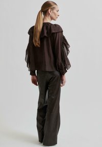 Second Female Blúzka - chocolate plum