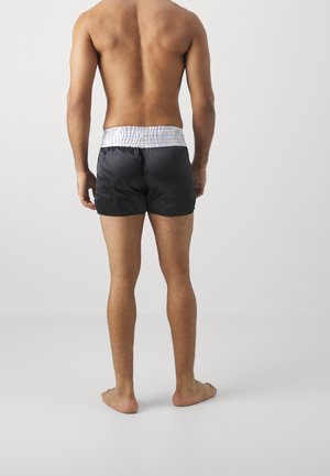 Krótkie spodenki sportowe