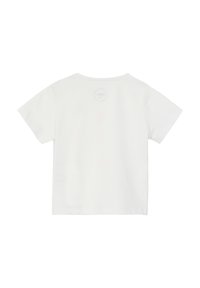 Weißes Baumwoll-T-Shirt mit kurzen Ärmeln, Rundhalsausschnitt und kleinem Logodetail an der oberen Rückseite. Glatte Textur und lockere Passform.